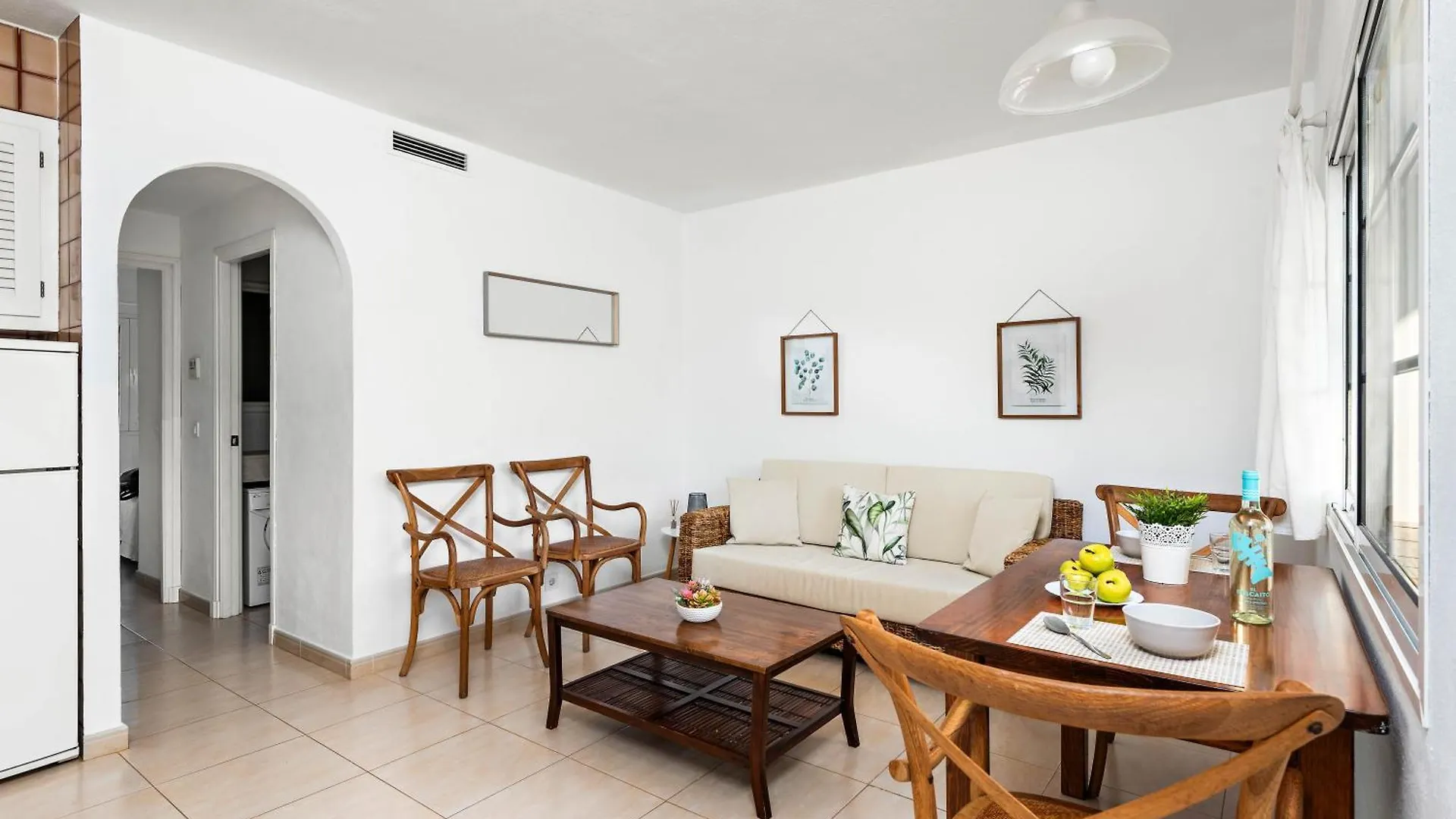Apartamentos en Son Bou 0*,  España