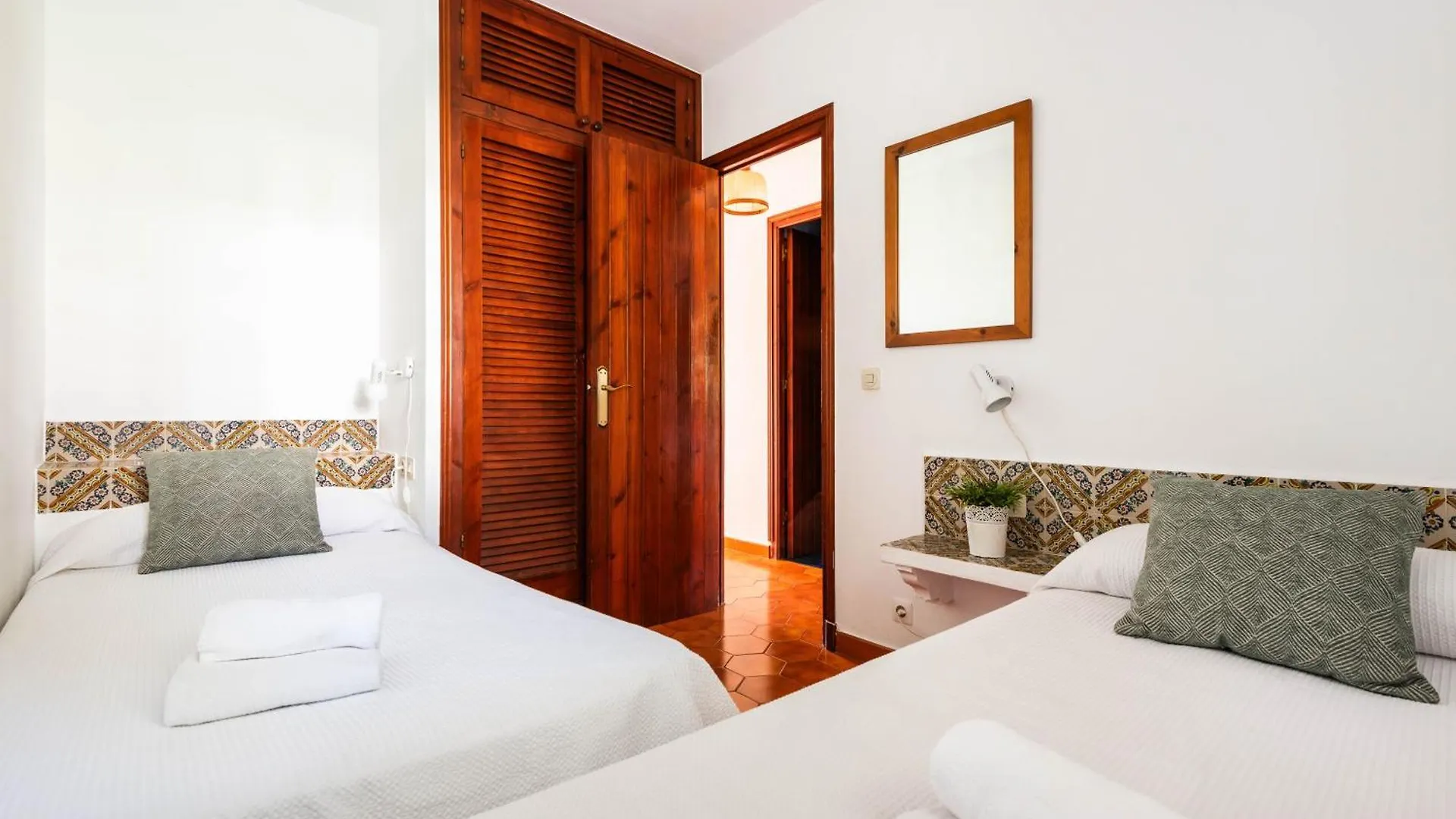 Apartamentos en Son Bou 0*,